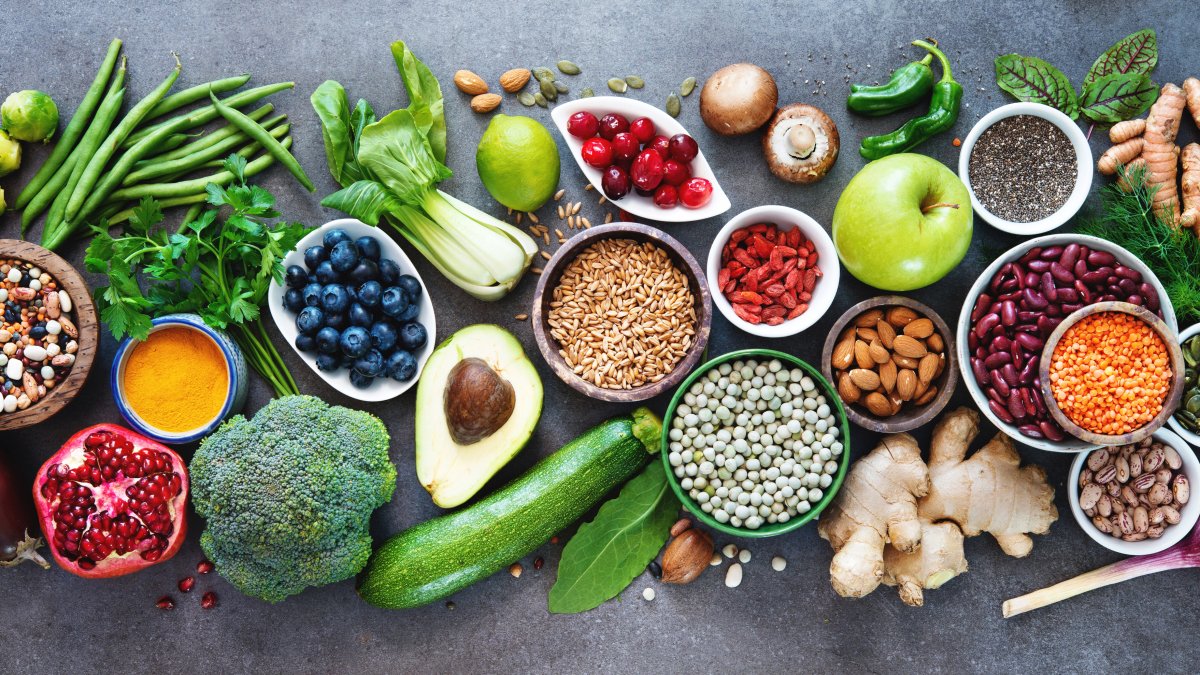Urval av naturliga livsmedel för Whole30-programmet